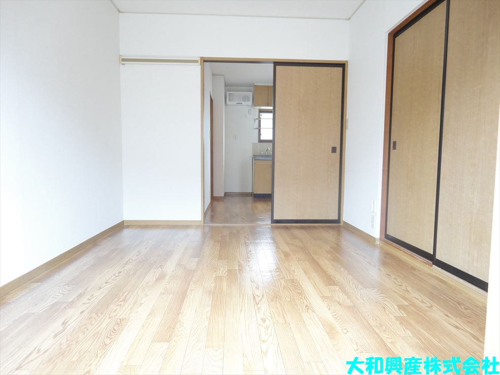 グリーンヴィラの居間・リビング