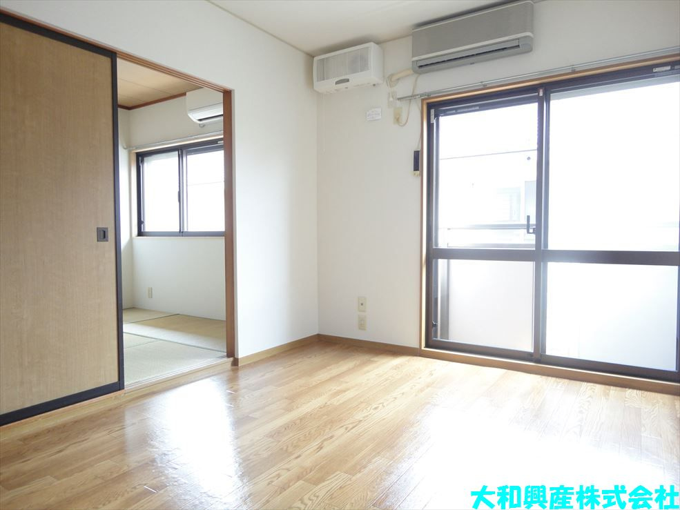 グリーンヴィラの居間・リビング