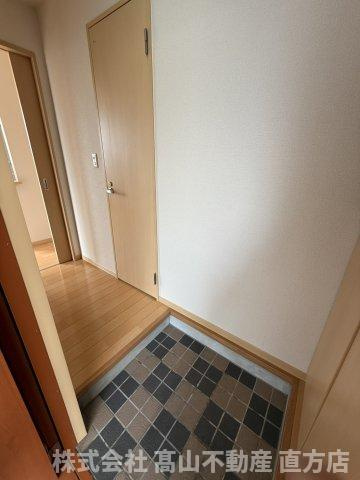 ヴィサージュ本城D棟の玄関