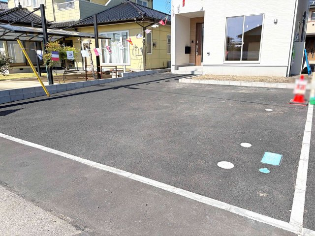 常総市新石下第8　新築戸建て　1号棟の駐車場|カースペースは2台お停めいただけます♪