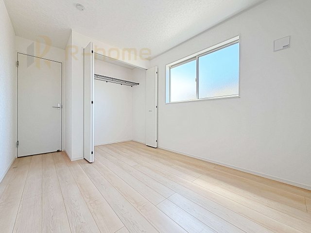 常総市新石下第8　新築戸建て　1号棟の洋室|お部屋のサッシはすべてペアガラスを採用！