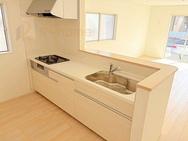 常総市新石下第8　新築戸建て　1号棟のキッチン|料理をしながら家族とコミュニケーションが取れる対面式システムキッチン。