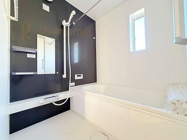 常総市新石下第8　新築戸建て　1号棟の浴室|足を伸ばしてもゆったりできるバスルーム♪機能性も取り入れて使い易さも保証します♪