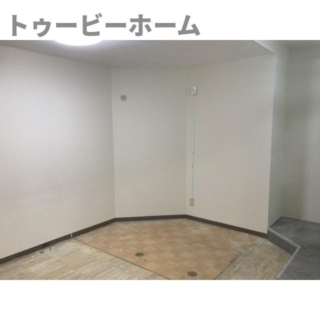 SIDEPLACE SAKADOの内装|明るい室内です