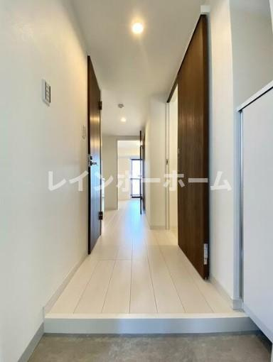 プリズム14番館の玄関