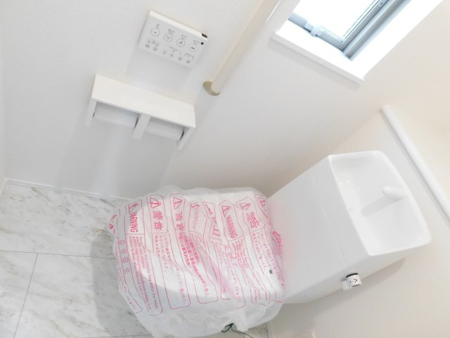 名古屋市西区笠取町１丁目の新築一戸建のトイレ|◇トイレ◇　　１・２階シャワートイレ　節水タイプ　リモコンパネル付き