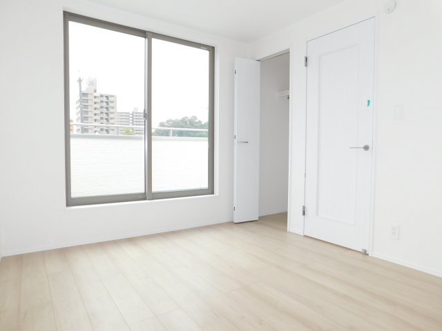 名古屋市西区笠取町１丁目の新築一戸建の洋室|◇３階洋室◇　　南面で明るい洋室約６．０帖　全居室収納完備♪　バルコニー付き！