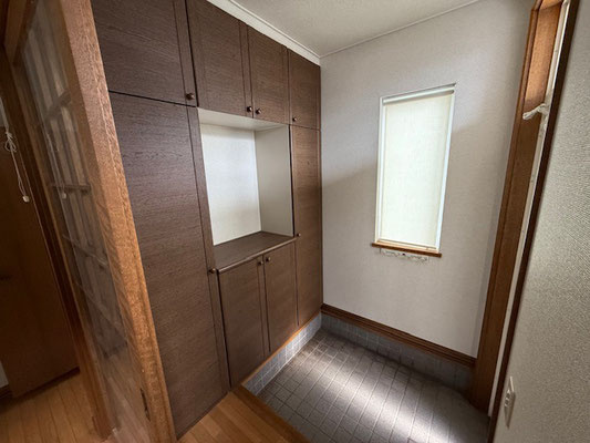 【商談中】網走市向陽ヶ丘３丁目１０戸建ての玄関