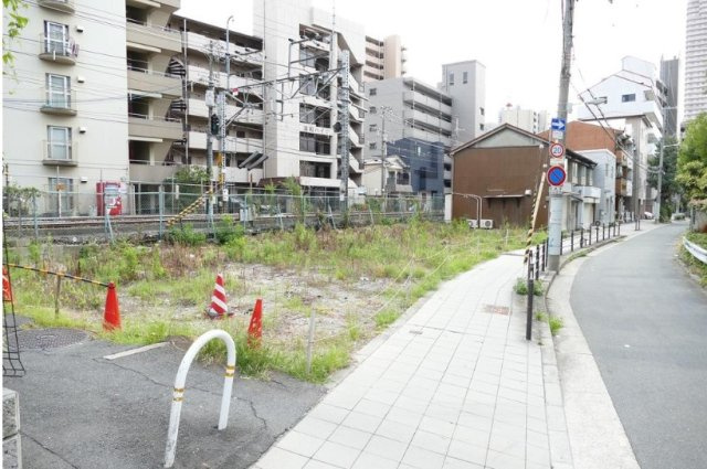 城東区新喜多　集合住宅用土地の前面道路含む現地写真
