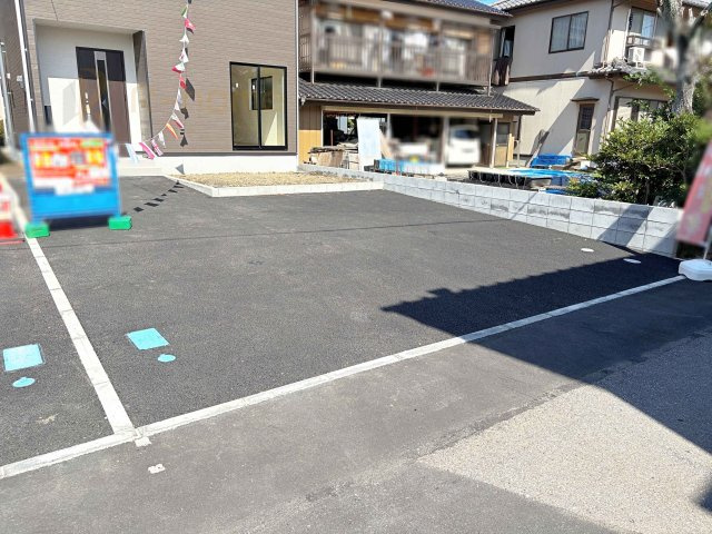 常総市新石下第8　新築戸建て　2号棟の駐車場|カースペースは2台お停めいただけます♪