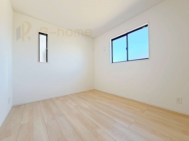 常総市新石下第8　新築戸建て　2号棟の洋室|お部屋のサッシはすべてペアガラスを採用！