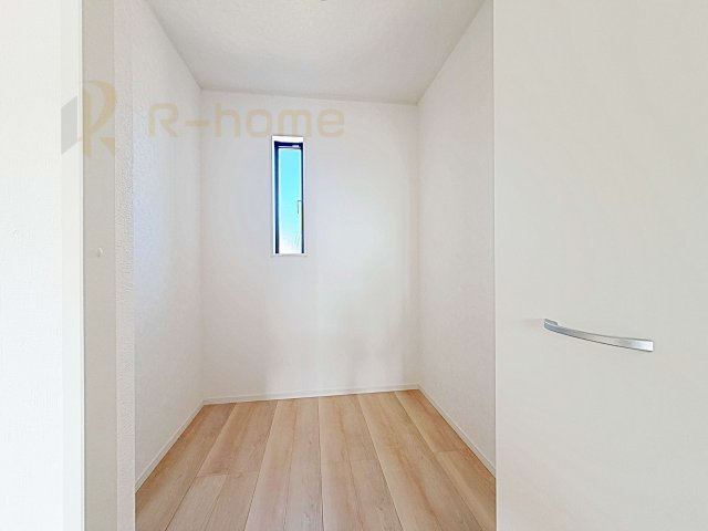 常総市新石下第8　新築戸建て　2号棟の収納|人気のウォークインクローゼット！アウター類はもちろん、季節ものや寝具も収納できます！