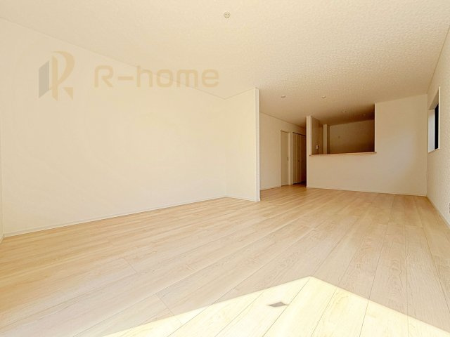 常総市新石下第8　新築戸建て　2号棟の居間・リビング|広々としたLDK♪充分な広さがあり、ご家族でインテリアのレイアウトを考えるのも楽しみですね！