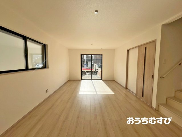 守山区川西2丁目 （全3棟）の居間・リビング