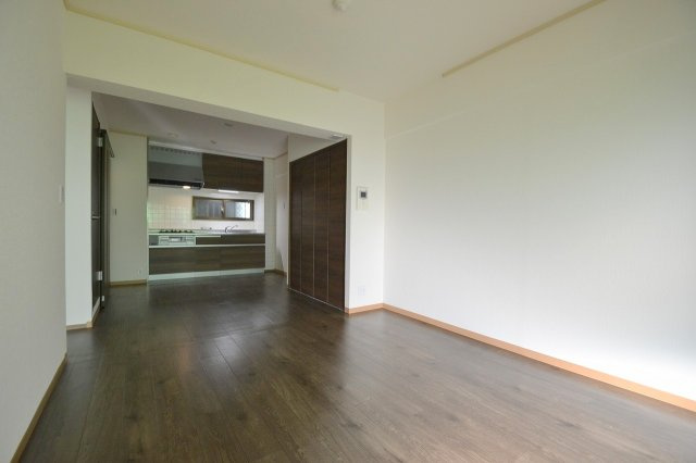 広島市西区己斐本町２丁目の賃貸マンションの居間・リビング