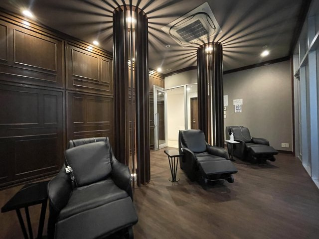 当社スタッフが住んでいるからこそ分かるコトがある！【レーベンリヴァーレ横濱鶴ヶ峰ヒルズ】リフォームのその他共用部分|マッサージルームです。３台設置。この空間、何気に落ち着きます。