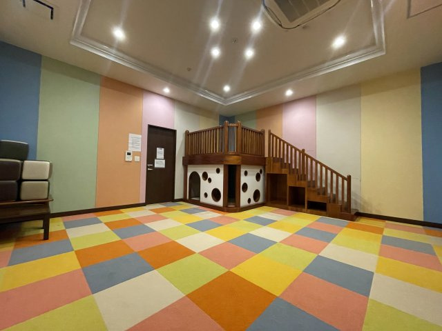 当社スタッフが住んでいるからこそ分かるコトがある！【レーベンリヴァーレ横濱鶴ヶ峰ヒルズ】リフォームのその他共用部分|年齢問わずで遊んでいます。お昼くらいの時間帯は穴場。
