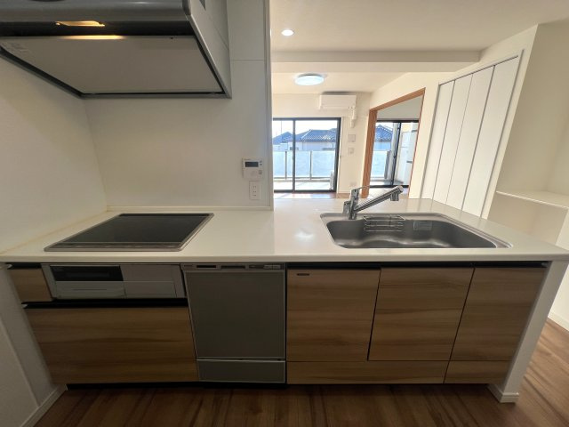 当社スタッフが住んでいるからこそ分かるコトがある！【レーベンリヴァーレ横濱鶴ヶ峰ヒルズ】リフォームのキッチン