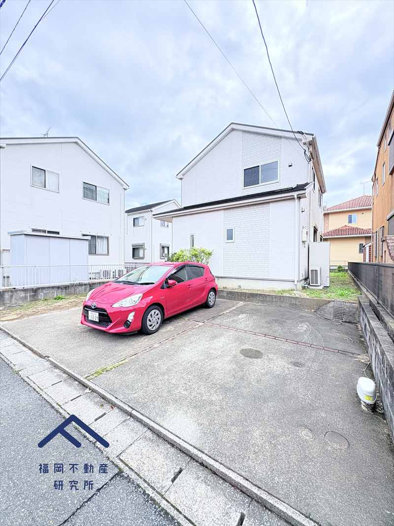 筑紫野市岡田３丁目 戸建ての前面道路含む現地写真