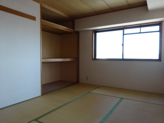 朝日プラザ野里北野町の和室