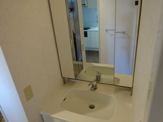 朝日プラザ野里北野町の洗面所