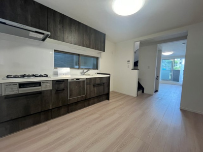 【キッチン】 | 世田谷区千歳台五丁目戸建 | コンパクトなキッチンで掃除もラクラク