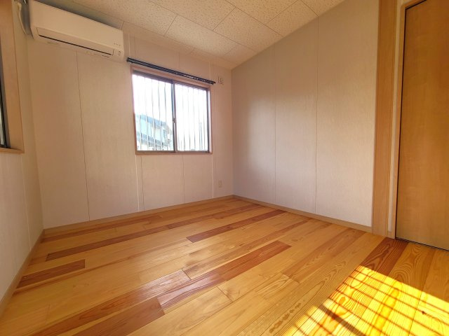 茂原市下永吉の一戸建ての洋室