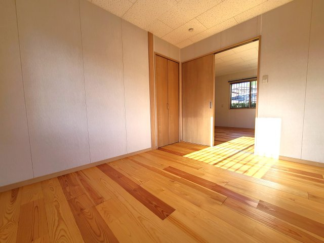 茂原市下永吉の一戸建ての洋室