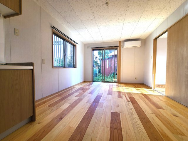 茂原市下永吉の一戸建ての居間・リビング