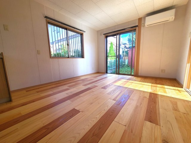 茂原市下永吉の一戸建ての居間・リビング