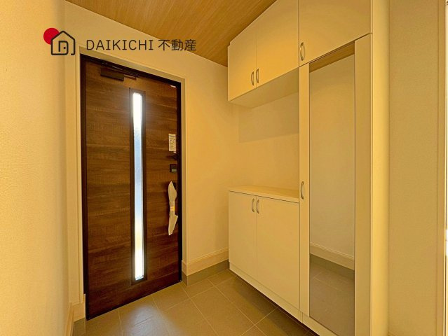 【玄関】 | 行田市矢場　GRAFARE PREMIER　新築戸建　全2棟　1号棟