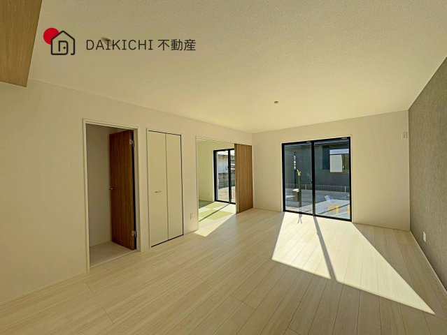 【居間・リビング】 | 行田市矢場　GRAFARE PREMIER　新築戸建　全2棟　1号棟