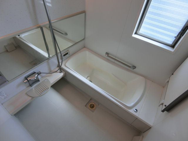 富益町中古住宅の浴室