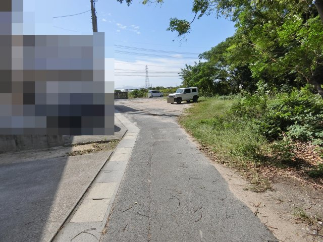 富益町中古住宅の前面道路含む現地写真