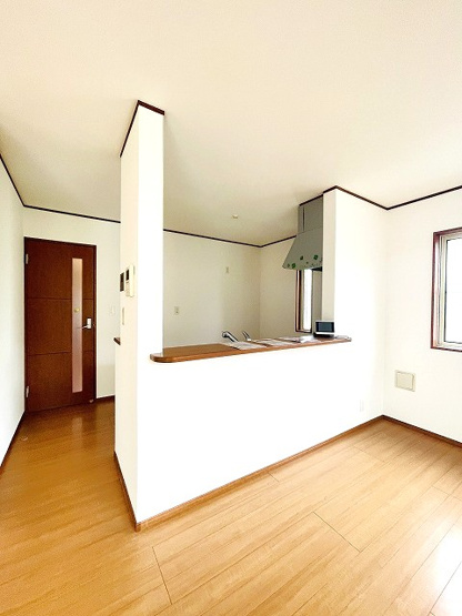 【居間・リビング】 | 筑紫野市岡田3丁目　戸建て