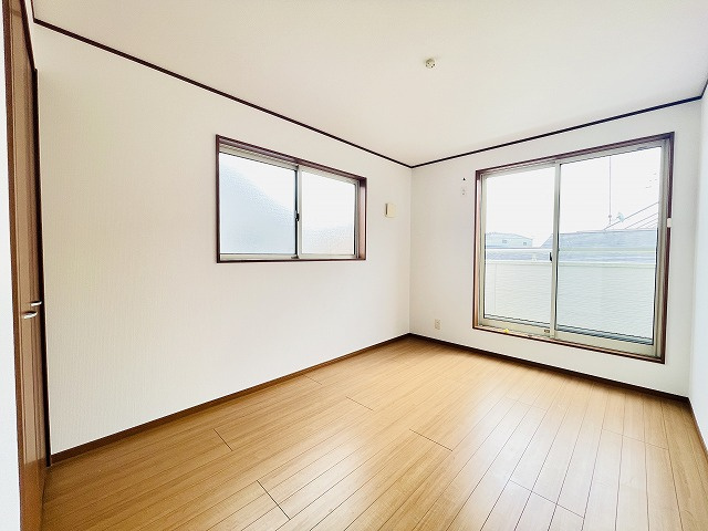 【洋室】 | 筑紫野市岡田3丁目　戸建て | クロス張り替え等ご相談ください