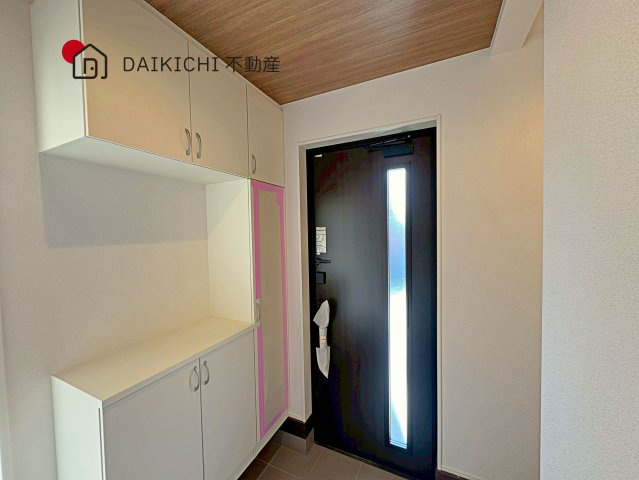 【玄関】 | 行田市矢場　GRAFARE PREMIER　新築戸建　全2棟　2号棟