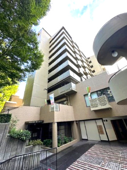 【外観】 | 千里中央パーク・ヒルズK棟 | 2沿線利用可！周辺には生活利便施設が充実。ペット飼育可マンションです(細則有)！内覧をご希望の際はお気軽にお電話ください。