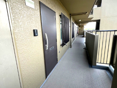 【その他共用部分】 | 千里中央パーク・ヒルズK棟 | エレベーター付きで移動もラクラク！敷地内駐車場有り。空き状況は都度お気軽にお問合せください。