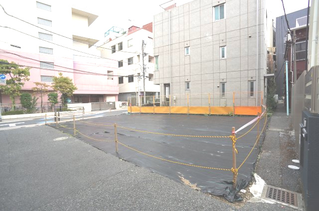 本郷４　土地の外観|東京メトロ丸ノ内線・都営大江戸線「本郷三丁目」駅徒歩4分
JR総武線「水道橋」駅徒歩15分