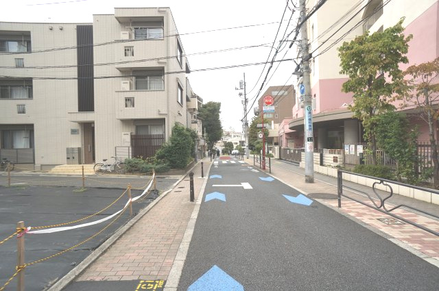 本郷４　土地の前面道路含む現地写真|東側約6.09～6.33ｍ公道
北側約4ｍ私道（本地SB後）