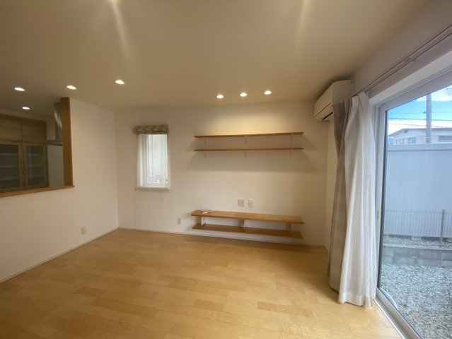 山形市伊達城三丁目17-3　中古住宅の居間・リビング