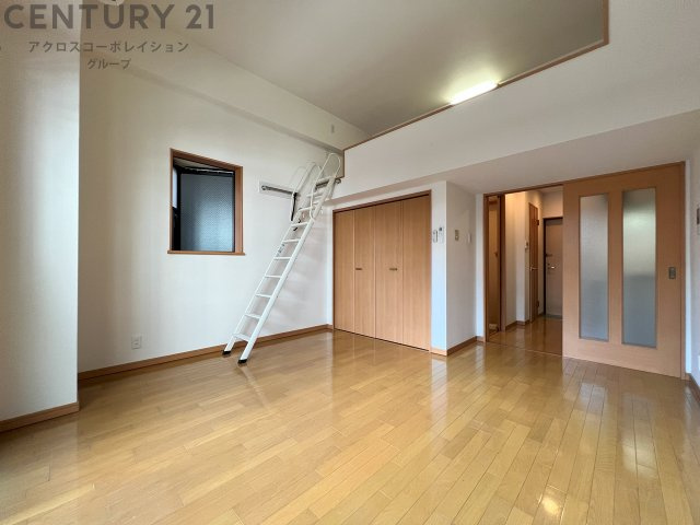 2面採光で明るいお部屋☆ロフト付き♪