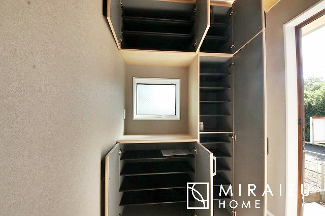 【内装】 | プライベートの空間もみんなで過ごす空間も両社兼ね備えたつくりです。