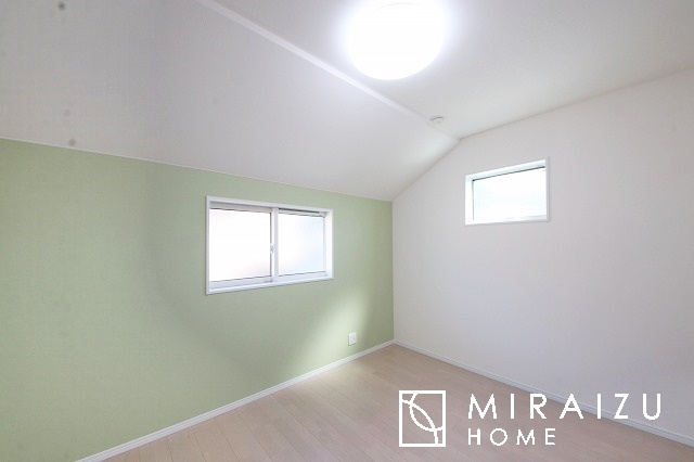 【内装】 | ご家族様のプライベート空間が確保できる素敵な間取りです。また敷地ゆったりですので、おうち時間を楽しむのにもぴったりですね♪
