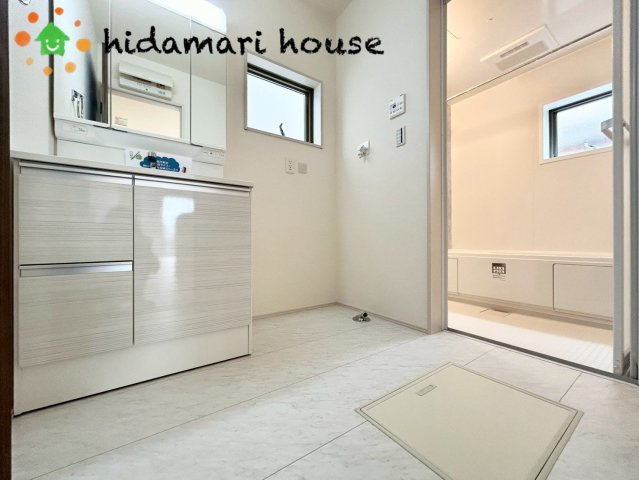 上尾市小敷谷第2　新築戸建　リーブルガーデン07の脱衣所