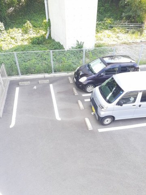 【駐車場】 | リアン | 車をお持ちの方に嬉しい駐車場付きの物件です