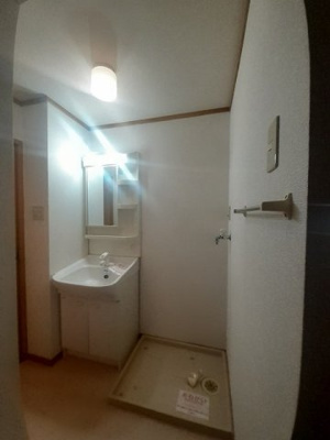 【洗面所】 | ソルサリエンテⅡ | 脱衣スペースもあります