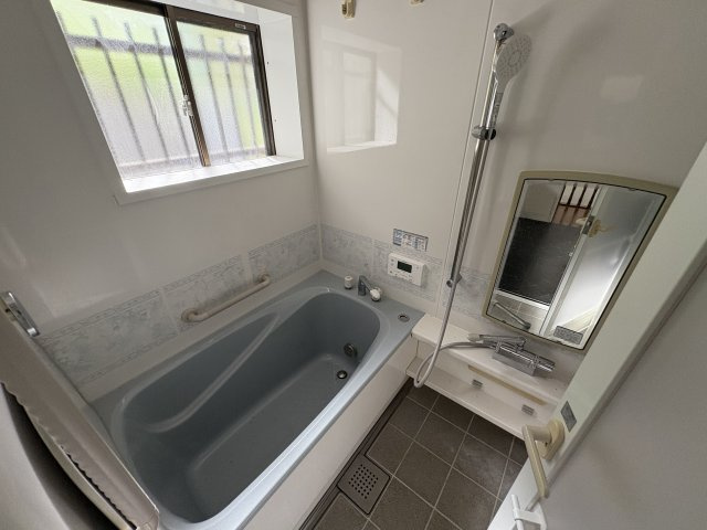 和歌山市関戸5丁目・中古戸建・54710の浴室