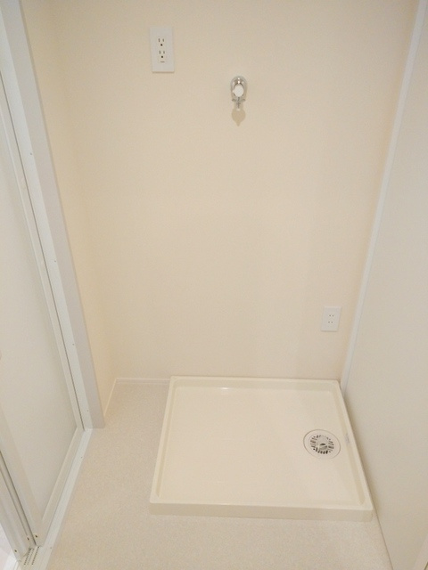 （シニア限定）ヘーベルVillage北千住の内装|室内洗濯機置き場